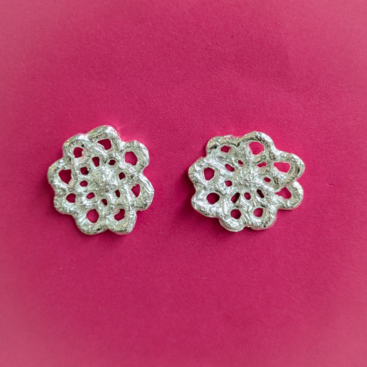 Doilies studs